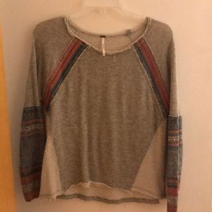 Long sleeve two tone accent